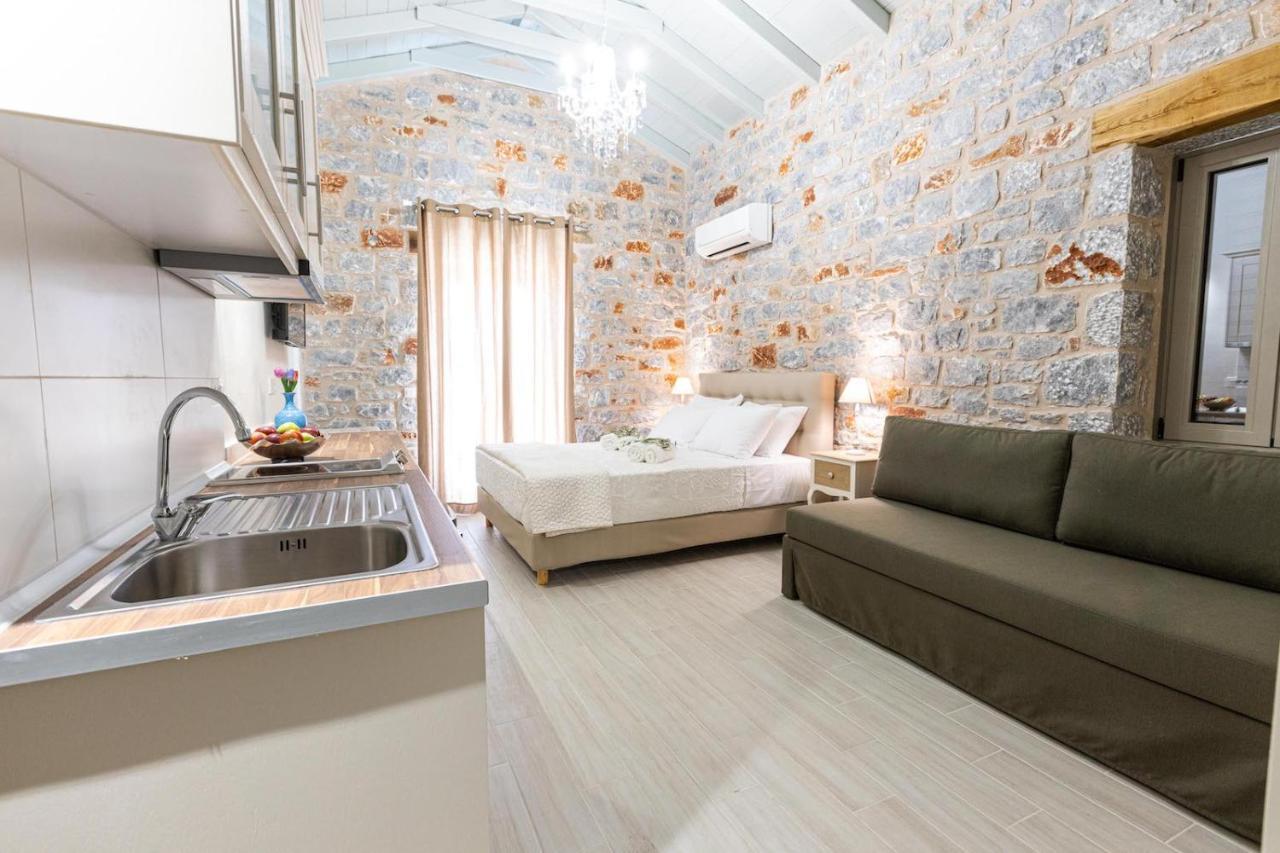 Aparthotel Elaianthos 2 Gythio Esterno foto